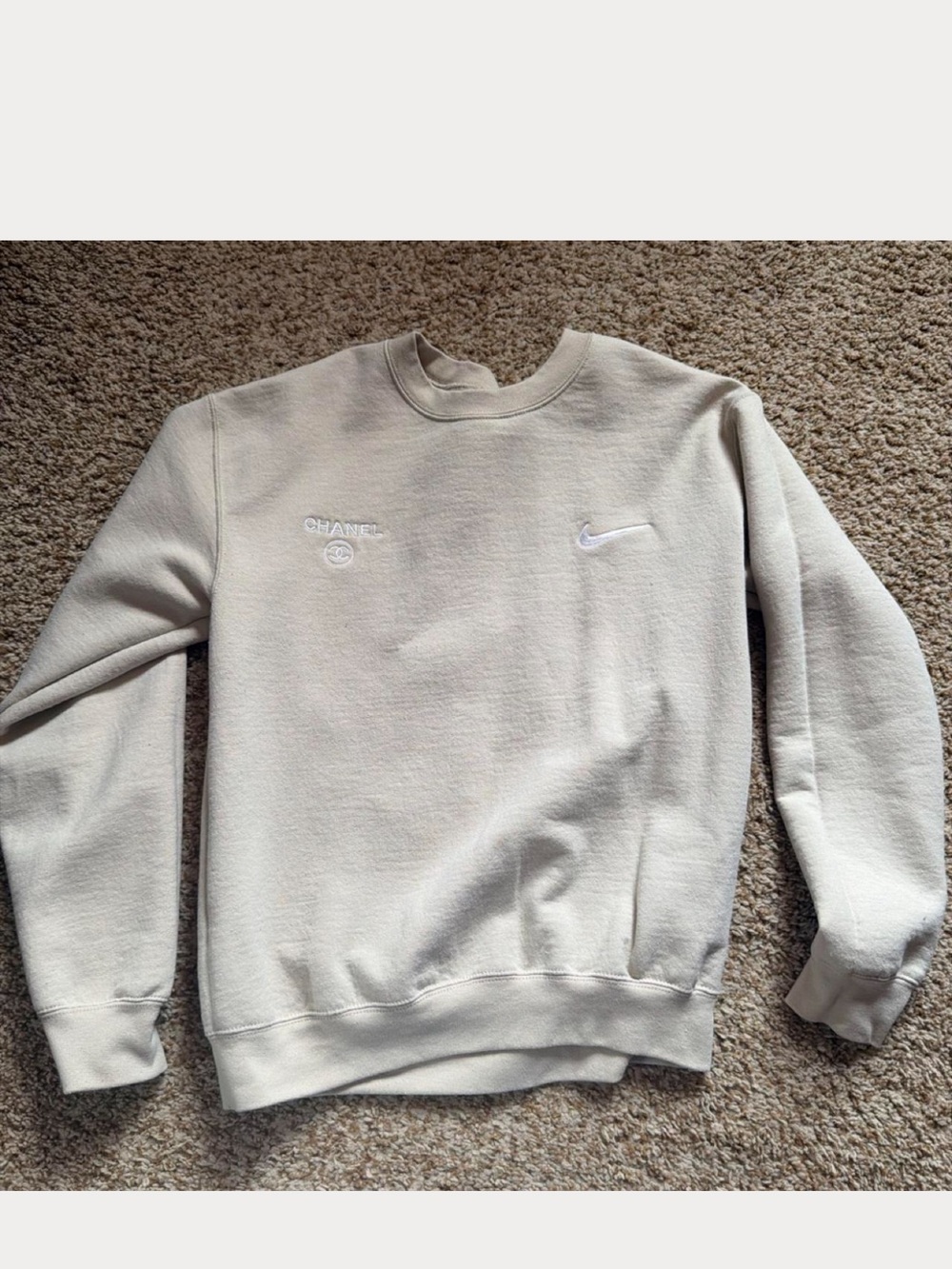 Nike Men’s Neutral Beige Crewneck Sweatshirt